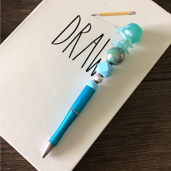 Disney Doorables: The Haunted Mansion: Ezra handmade beaded pen - Picture 3 of 3